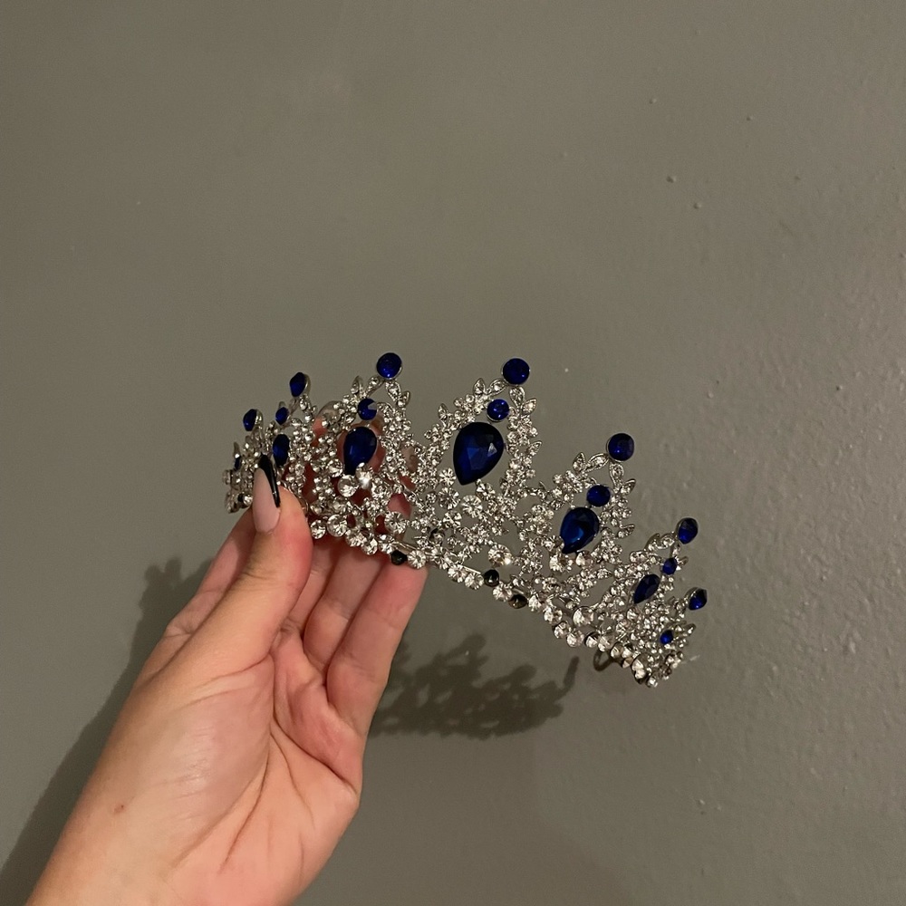 Blue crystal crown/tiara